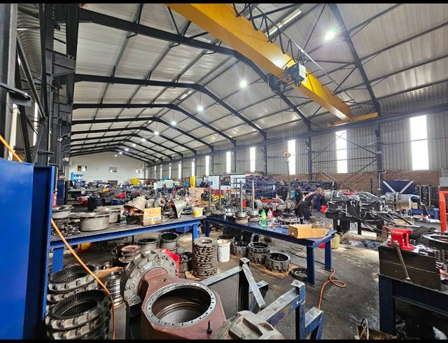 3,500M² FACTORY FOR SALE IN ANDERBOLT